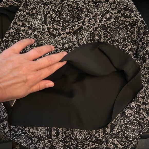 BCBGeneration Elegant Black and White Patterned Dress, Size SM, Dinner Cocktail - Picture 7 of 13